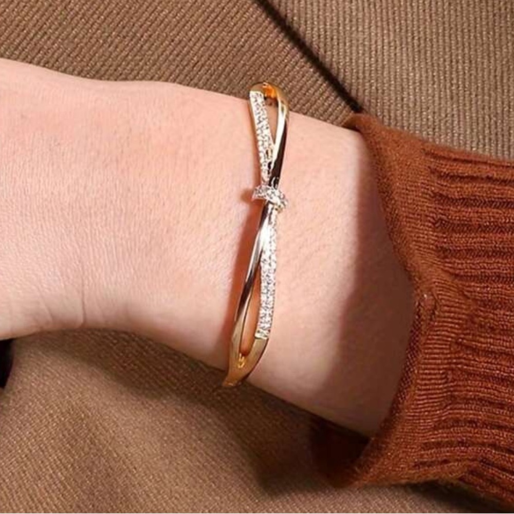 Chic Gold Cubic Zirconia Women's Bracelet